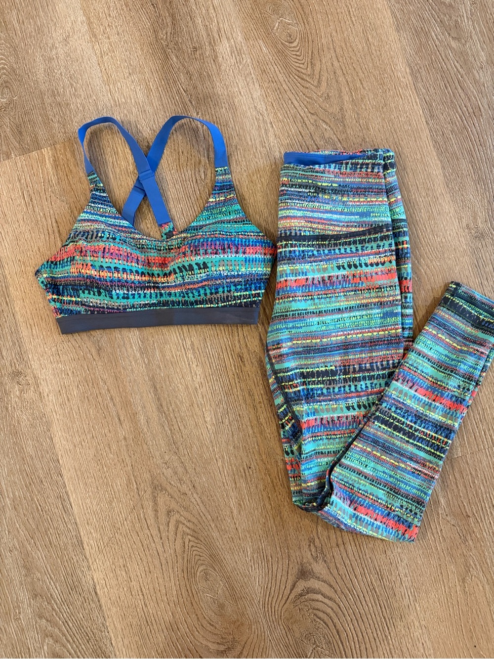 Women’s Multicolor Striped Active Victorias Secret Leggings & Sports Bra Set